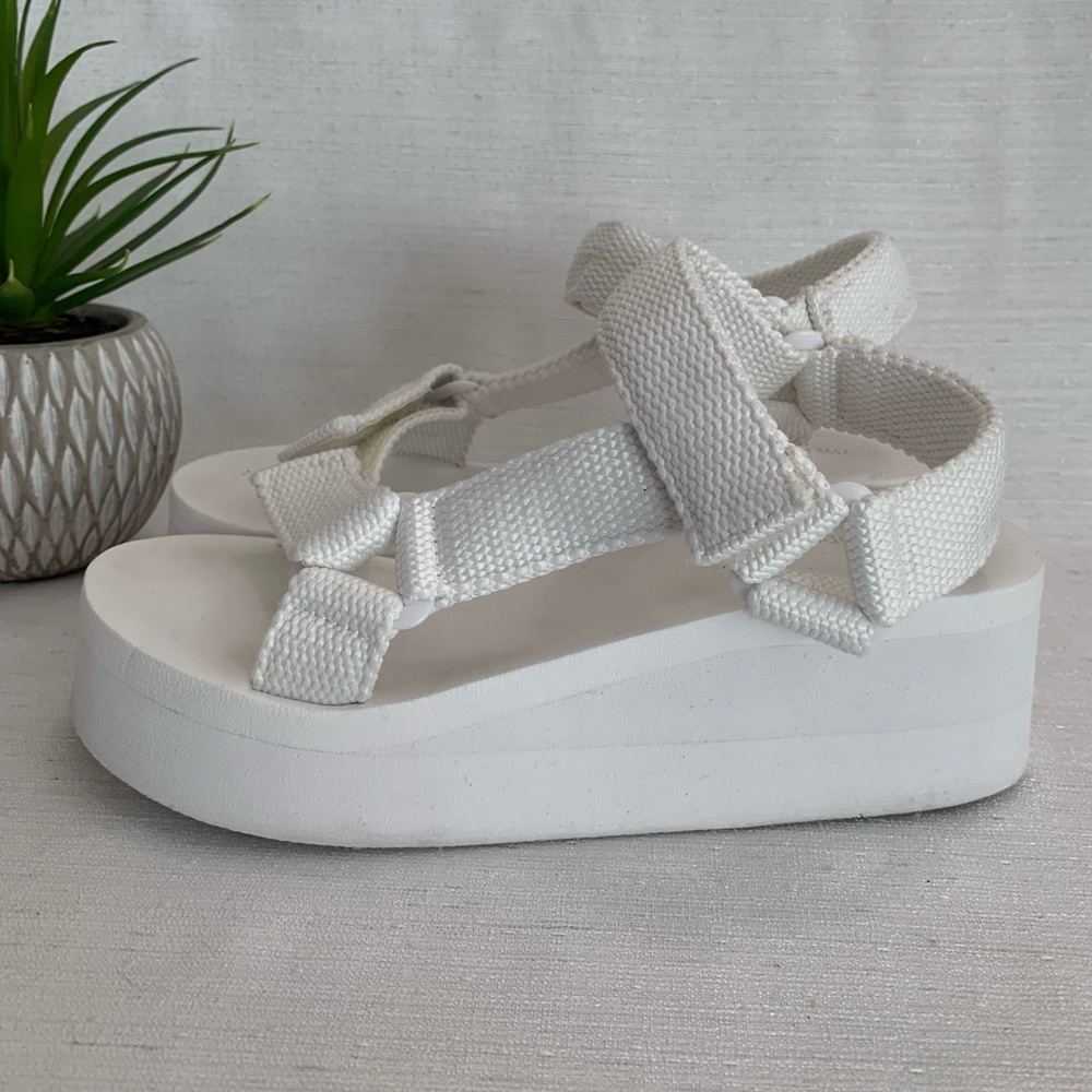 Wild Diva Lounge Sassy White Yoga Mat Platform Sandals Woman’s 7 - Picture 4 of 12